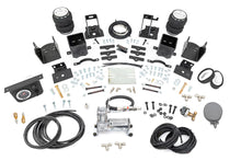 Charger l'image dans la galerie, 10020C Air Spring Kit w/Compressor - Ford Super Duty 4WD (2005-2016) Rough Country Canada
