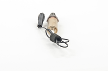 Charger l'image dans la galerie, 12061 Engineered Oxygen Sensor Bosch Canada