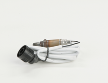 Charger l'image dans la galerie, 13108 Oxygen Sensor Bosch Canada