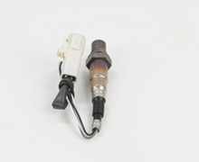 Charger l'image dans la galerie, 13117 Actual OE Oxygen Sensor Bosch Canada