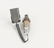 Charger l'image dans la galerie, 13416 Actual OE Oxygen Sensor Bosch Canada