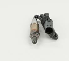 Load image into Gallery viewer, 13475 Oxygen Sensor Bosch Canada
