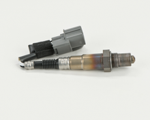 Charger l'image dans la galerie, 13539 Oxygen Sensor Bosch Canada