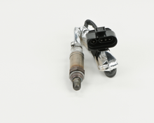 Load image into Gallery viewer, 13736 Oxygen Sensor Bosch Canada