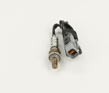 Charger l'image dans la galerie, 13773 Oxygen Sensor Bosch Canada
