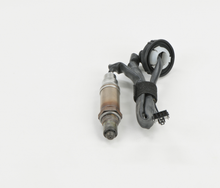Charger l'image dans la galerie, 13891 Actual OE Oxygen Sensor Bosch Canada