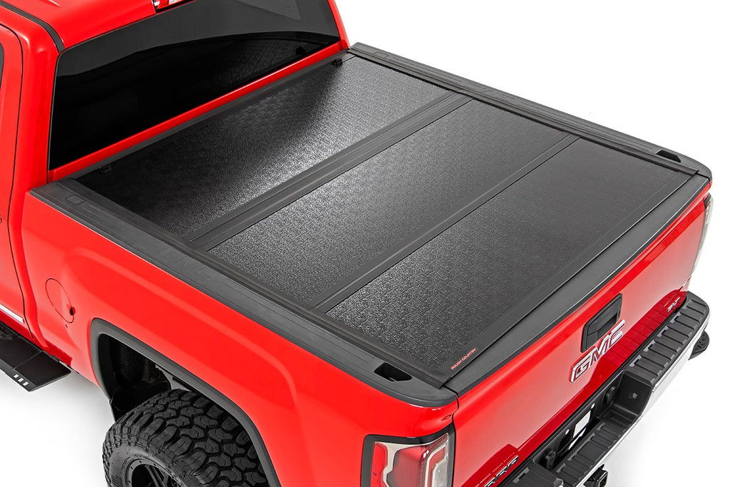 47119651 Hard Low Profile Bed Cover - 6'7" Bed - Rail Cap - Chevy/GMC 1500/2500HD/3500HD (14-19) Rough Country Canada