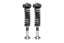 Charger l'image dans la galerie, 502052 M1 Loaded Strut Pair - 6 Inch - Ford F-150 4WD (2014-2023) Rough Country Canada