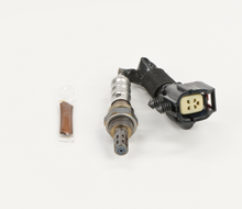 Charger l'image dans la galerie, 15300 Oxygen Sensor Bosch Canada