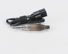 Charger l'image dans la galerie, 15377 Oxygen Sensor Bosch Canada