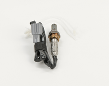 Load image into Gallery viewer, 15537 Wide-band Oxygen Sensor Bosch Canada