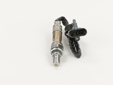 Load image into Gallery viewer, 15561 Engineered Oxygen Sensor Bosch Canada