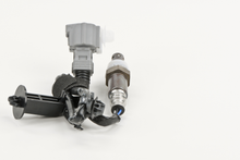 Load image into Gallery viewer, 15570 Oxygen Sensor Bosch Canada