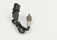 Load image into Gallery viewer, 15646 Wide-band Oxygen Sensor Bosch Canada