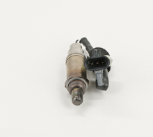 Load image into Gallery viewer, 15700 Oxygen Sensor Bosch Canada