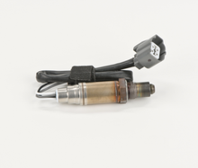 Charger l'image dans la galerie, 15712 Oxygen Sensor Bosch Canada