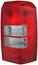 Charger l'image dans la galerie, 1571424 Tail Light Assembly Dorman Canada