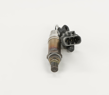Charger l'image dans la galerie, 15820 Oxygen Sensor Bosch Canada