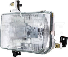 Charger l'image dans la galerie, 1590603 Headlight Assembly Dorman Canada