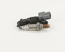 Load image into Gallery viewer, 15954 Wide-band Oxygen Sensor Bosch Canada