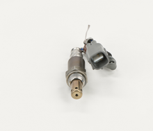 Load image into Gallery viewer, 15968 Wide-band Oxygen Sensor Bosch Canada