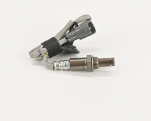 Load image into Gallery viewer, 15972 Oxygen Sensor Bosch Canada
