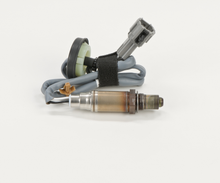 Load image into Gallery viewer, 15975 Oxygen Sensor Bosch Canada