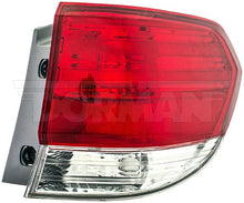 Charger l'image dans la galerie, 1611273 Tail Light Assembly Dorman Canada