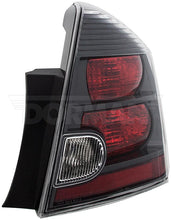 Charger l'image dans la galerie, 1611379 Tail Light Assembly Dorman Canada