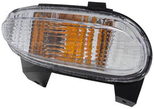 Charger l'image dans la galerie, 1631204 Side Marker Light Assembly Dorman Canada
