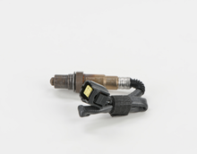 Load image into Gallery viewer, 16749 Oxygen Sensor Bosch Canada