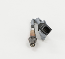Load image into Gallery viewer, 17029 Wide-band Oxygen Sensor Bosch Canada