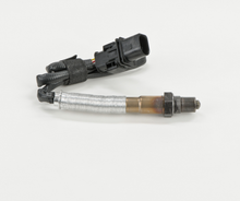 Load image into Gallery viewer, 17051 Wide-band Oxygen Sensor Bosch Canada