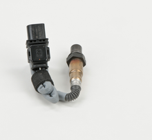 Load image into Gallery viewer, 17093 Wide-band Oxygen Sensor Bosch Canada