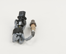 Load image into Gallery viewer, 17094 Wide-band Oxygen Sensor Bosch Canada