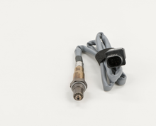 Load image into Gallery viewer, 17099 Wide-band Oxygen Sensor Bosch Canada