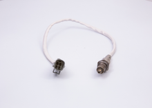 Charger l'image dans la galerie, 17128 Actual OE Oxygen Sensor Bosch Canada