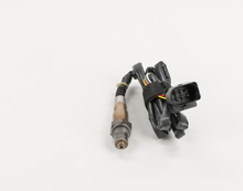 Load image into Gallery viewer, 17157 Wide-band Oxygen Sensor Bosch Canada