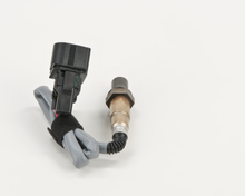 Load image into Gallery viewer, 17208 Wide-band Oxygen Sensor Bosch Canada
