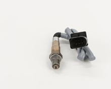 Load image into Gallery viewer, 17208 Wide-band Oxygen Sensor Bosch Canada
