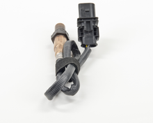 Load image into Gallery viewer, 17236 Wide-band Oxygen Sensor Bosch Canada