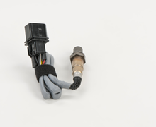 Load image into Gallery viewer, 17255 Wide-band Oxygen Sensor Bosch Canada