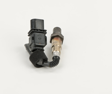 Load image into Gallery viewer, 17330 Wide-band Oxygen Sensor Bosch Canada
