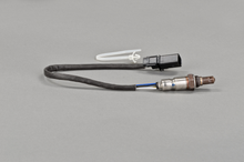 Load image into Gallery viewer, 18104 Wide-band Oxygen Sensor Bosch Canada