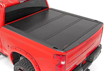 Load image into Gallery viewer, 47120580 Hard Low Profile Bed Cover - 5'9" Bed - Chevy/GMC 1500 (19-23) Rough Country Canada