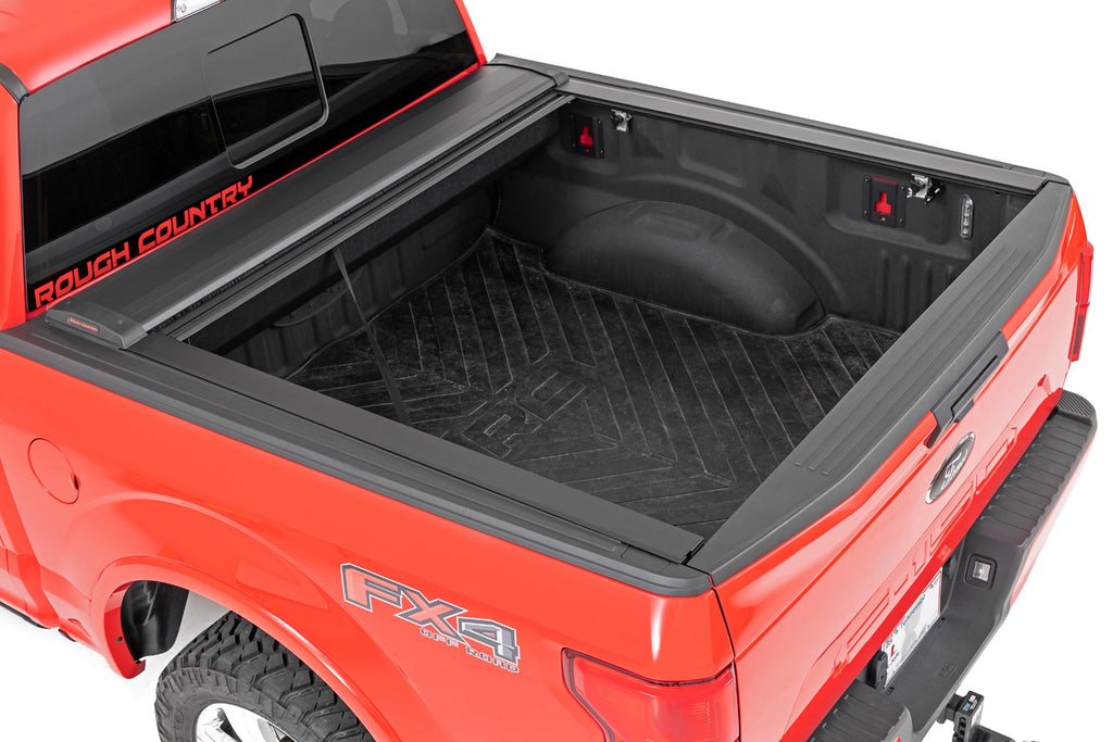 46220551 Retractable Bed Cover - 5'7" Bed - Ford F-150 2WD/4WD (2015-2020) Rough Country Canada