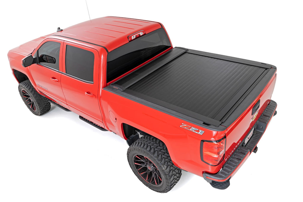 46119552 Retractable Bed Cover - 5'7" Bed - Chevy/GMC 1500 (04-18) Rough Country Canada