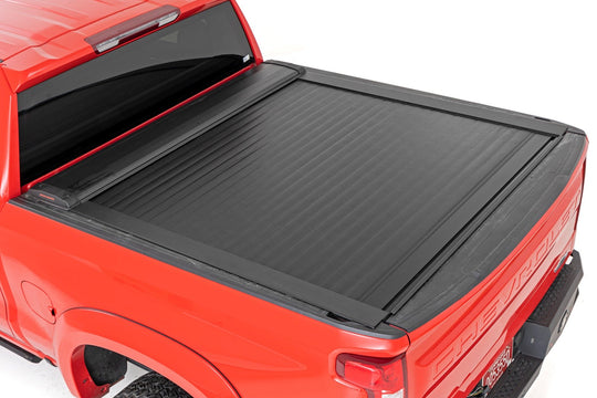 46120581 Retractable Bed Cover - 5'7" Bed - Chevy/GMC 1500 (19-23) Rough Country Canada