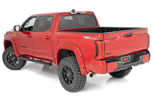 Charger l'image dans la galerie, 21014 Oval Nerf Steps - Crew Cab - Black - Toyota Tundra 2WD/4WD (22-23) Rough Country Canada