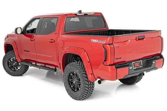 21014 Oval Nerf Steps - Crew Cab - Black - Toyota Tundra 2WD/4WD (22-23) Rough Country Canada